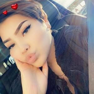 Meet your Posher, Abigail